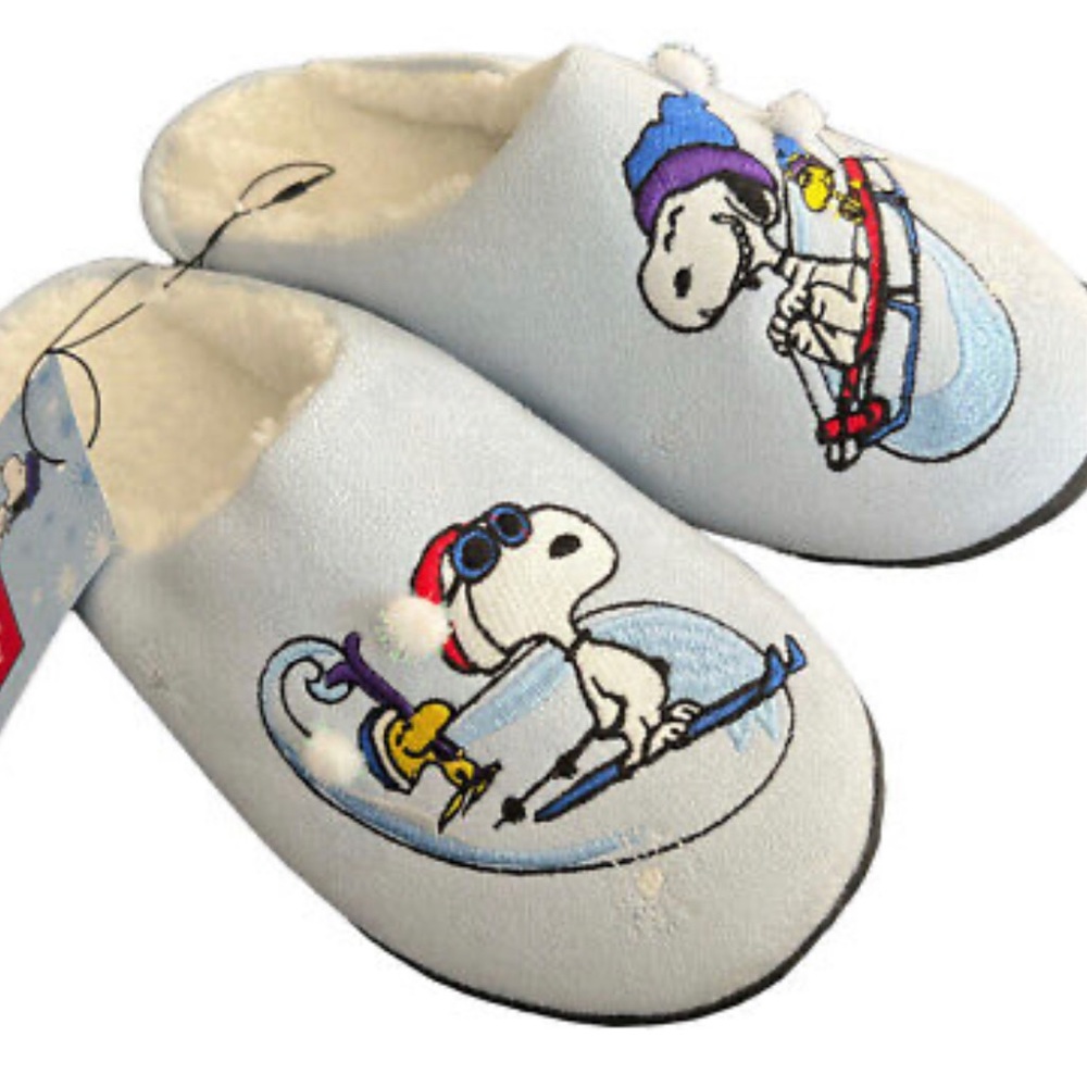 Vera Bradley Ski Jump Snoopy Slippers SIZE SMALL (5-6)